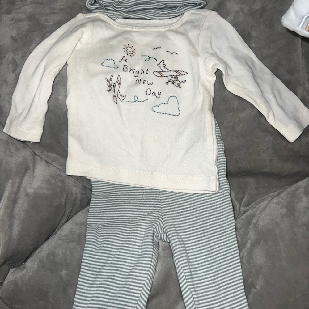 Carter's White and Gray Baby Outfit